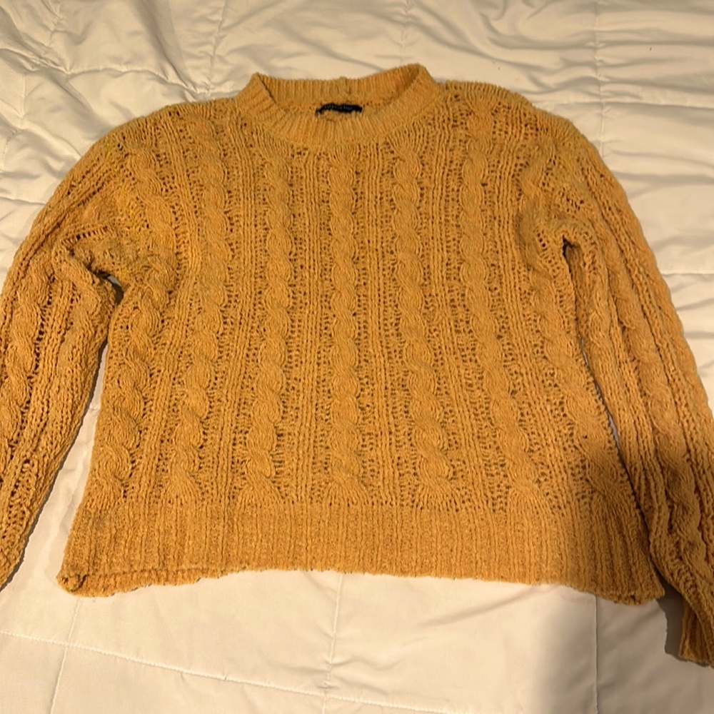 American eagle barely used yellow chenille sweater size xs